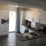 With 3 Bedrooms Semesterbostad