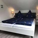 With 3 Bedrooms * Schillig