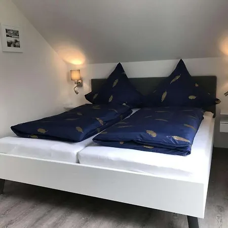 With 3 Bedrooms * Schillig